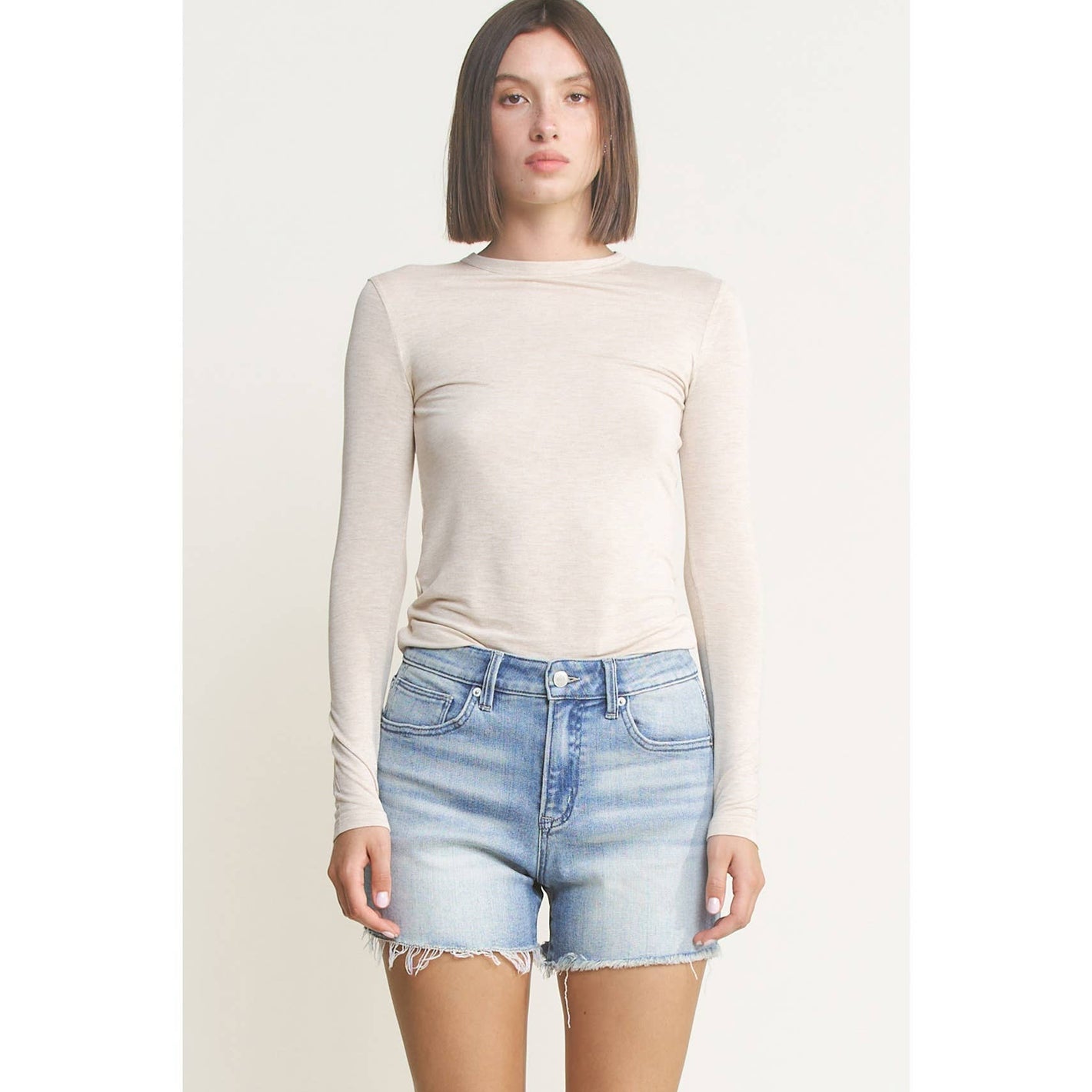 HIGH RISE FRAYED HEM SHORTS