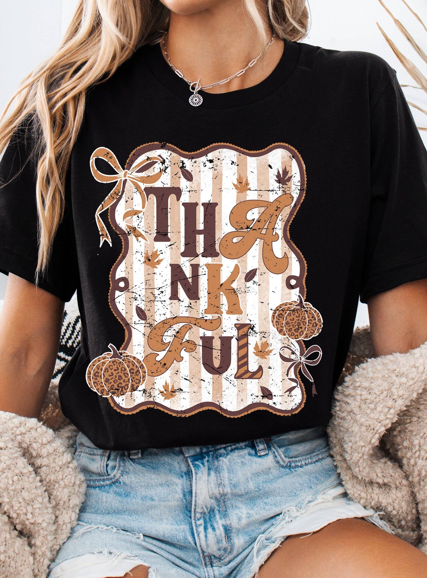 THANKFUL PUMPKIN GRAPHIC TSHIRT