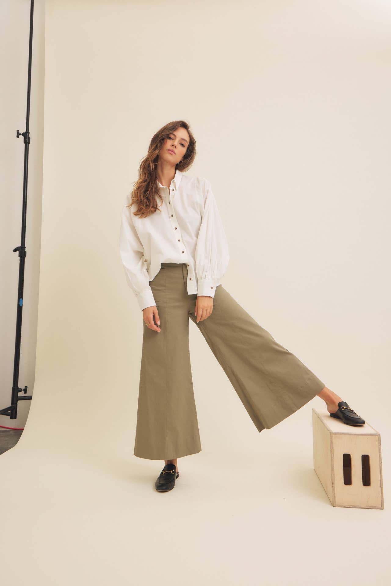 VOLUMINOUS SLEEVES BUTTON DOWN COTTON SHIRT