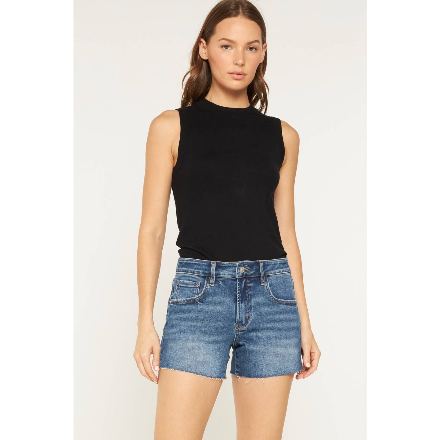 MID RISE FRAYED HEM SHORTS