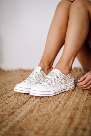 Very G Sparkle Laces Sneaker